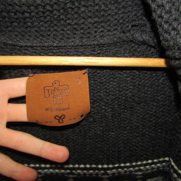 100% lambs wool TNA sweater - Picture 2 of 3